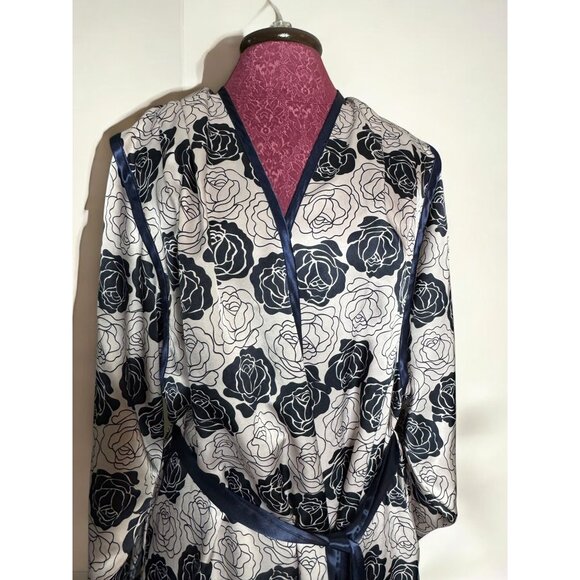 Natori Floral Print Long Sleeve Silky Multicolored Pocketed Robe With Belt - Picture 14 of 16